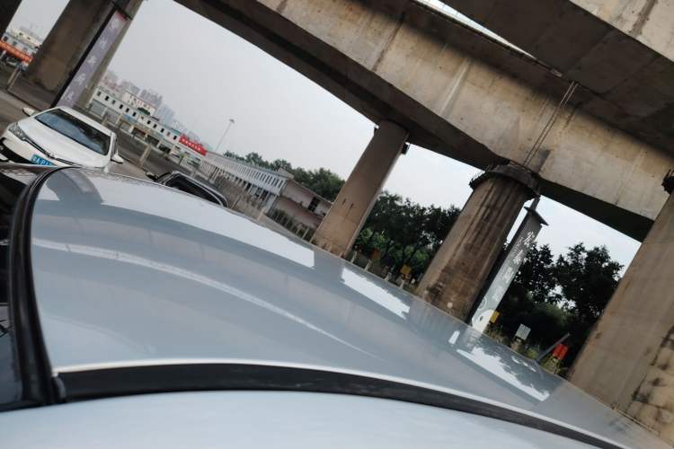 Used BYD S6 2014 2.0L Manual Luxury 5-Seater
