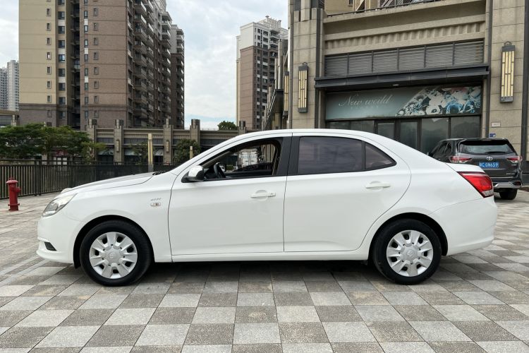 Used Baojun 630 2014 1.5L manual standard version