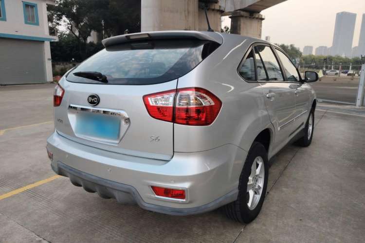 Used BYD S6 2014 2.0L Manual Luxury 5-Seater
