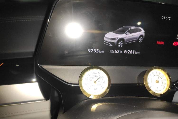 Used Volkswagen ID.6 CROZZ 2021 Long-Range PRO Edition Odometer Close Up