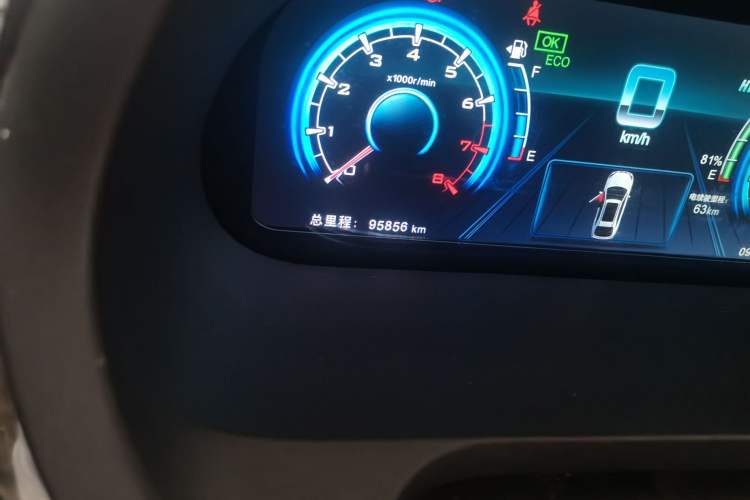 Used BYD Tang New Energy 2015 2.0T Four-Wheel-Drive Flagship Model Odometer Close Up