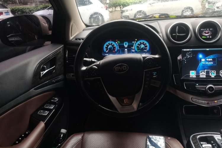 Used BYD Tang New Energy 2015 2.0T Four-Wheel-Drive Flagship Model Steering Wheel