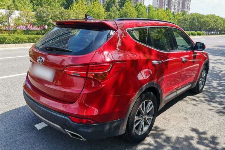 Used Hyundai Santa Fe 2013 2.0T Automatic All-Wheel Drive Top Trim