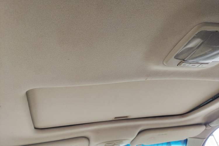 Used Hyundai MoInca 2009 2.0L Automatic Prestige GL Trim