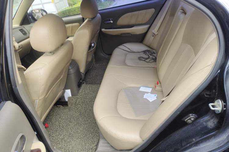 Used Hyundai MoInca 2009 2.0L Automatic Prestige GL Trim