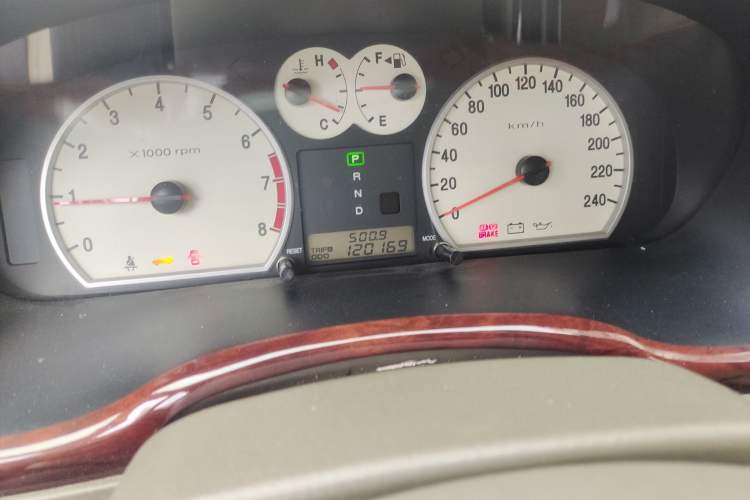 Used Hyundai MoInca 2009 2.0L Automatic Prestige GL Trim