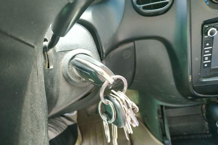 Used JAC Refine 2011 2.0L Shuttle Gasoline Standard Edition HFC4GA3
