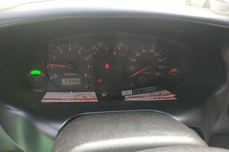 Used JAC Refine 2011 2.0L Shuttle Gasoline Standard Edition HFC4GA3
