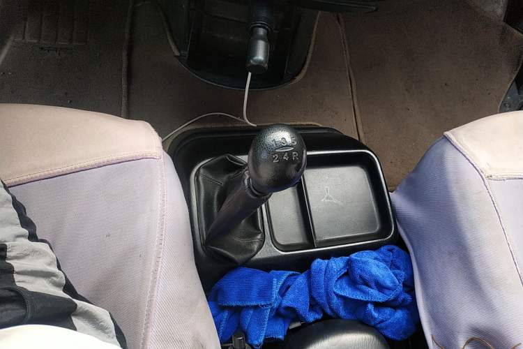 Used JAC Refine 2011 2.0L Shuttle Gasoline Standard Edition HFC4GA3
