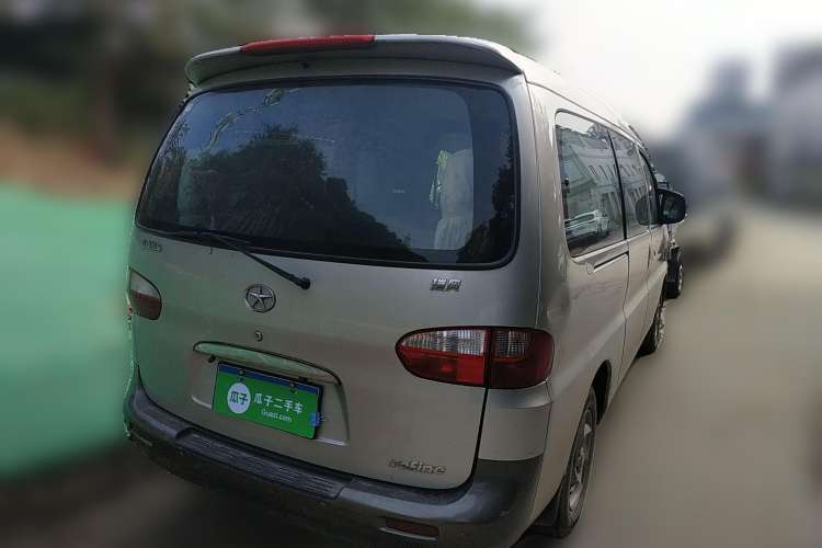 Used JAC Refine 2011 2.0L Shuttle Gasoline Standard Edition HFC4GA3
