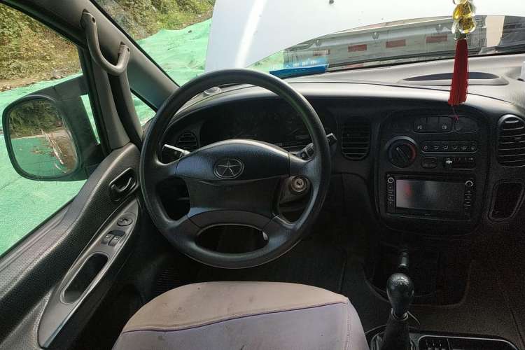 Used JAC Refine 2011 2.0L Shuttle Gasoline Standard Edition HFC4GA3
