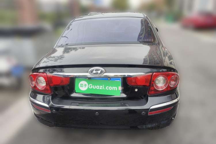 Used Hyundai MoInca 2009 2.0L Automatic Prestige GL Trim