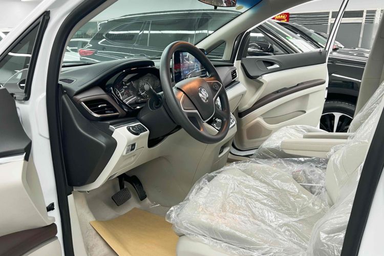 Used Buick GL8 2023 Land Executive Class Comfort Model
