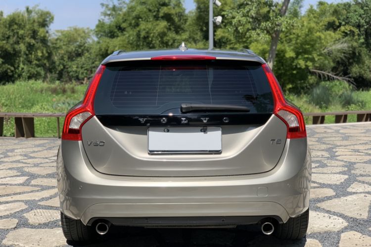 Used Volvo V60 2014 T5 Zhiyi Edition
