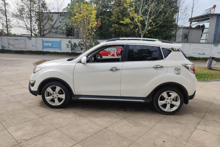 Used Changan CS35 2015 1.6L Manual Luxury Model China IV Standard

