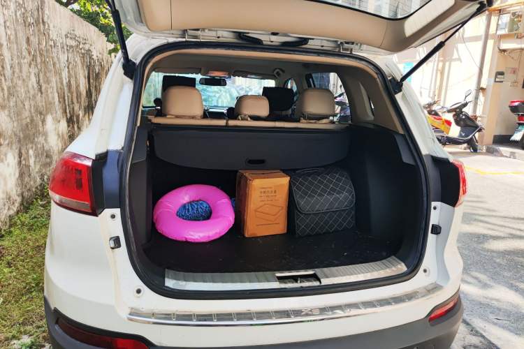 Used Zotye Domy X5 2017 Upgraded Model 1.5T Manual Luxury Version