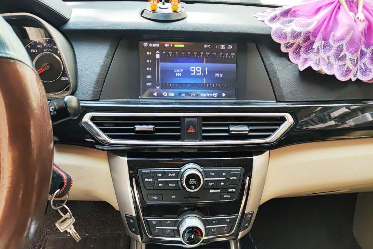 Used Zotye Domy X5 2017 Upgraded Model 1.5T Manual Luxury Version