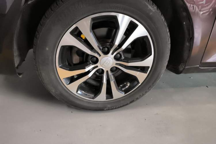 Used Geely Auto Classic Emgrand 2013 Hatchback 1.5L Manual Luxury Model