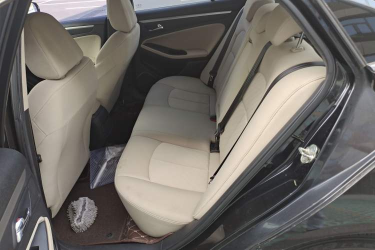 Used Bestune B70 2014 2.0L automatic comfort version