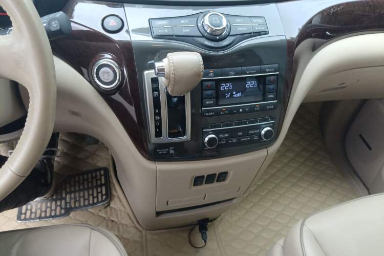 Used Nissan Quest 2015 3.5L SL
