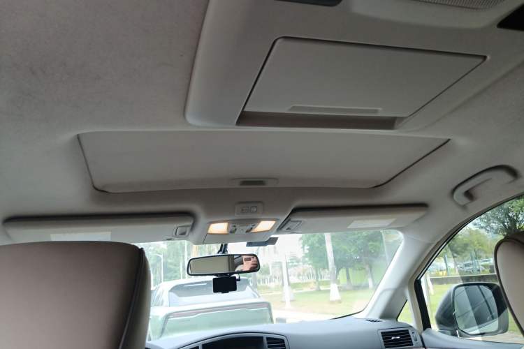 Used Nissan Quest 2015 3.5L SL
