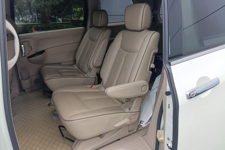 Used Nissan Quest 2015 3.5L SL
