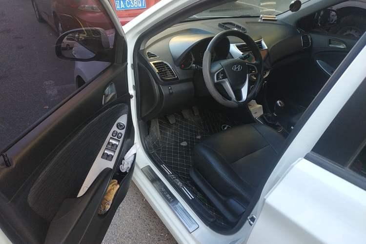 Used Hyundai Verna Ray 2014 1.4L Manual GLX