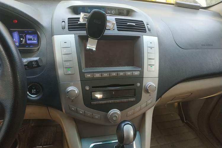 Used BYD S6 2012 2.4L Automatic Luxury Edition