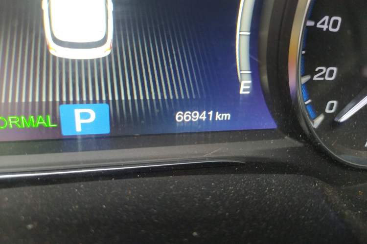 Used GAC Trumpchi GS7 2017 320T Two-Wheel-Drive Luxury Smart Connectivity Model