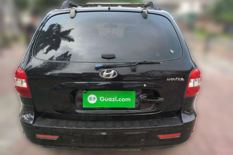 Used Huatai Santa Fe Classic 2013 2.0T Diesel Manual Two-Wheel Drive Sunroof Model