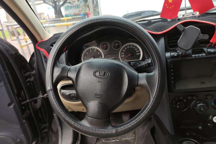 Used Huatai Santa Fe Classic 2013 2.0T Diesel Manual Two-Wheel Drive Sunroof Model