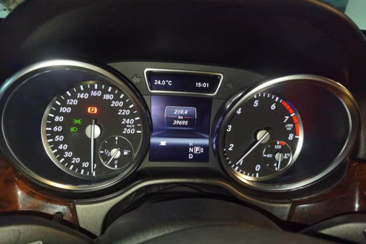 Used Mercedes-Benz M-Class 2012 ML 350 Luxury Edition
