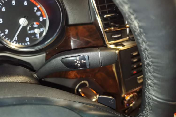 Used Mercedes-Benz M-Class 2012 ML 350 Luxury Edition
