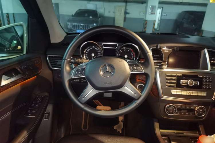 Used Mercedes-Benz M-Class 2012 ML 350 Luxury Edition
