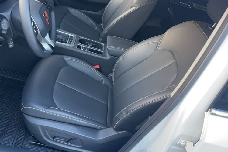 Used Roewe i6 2020 PLUS 1.6L CVT 4G Connected Glory Flagship Edition
