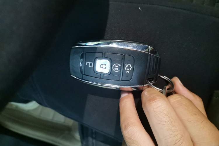 Used Lincoln MKC 2017 2.0T Two-Wheel-Drive Luxury Edition