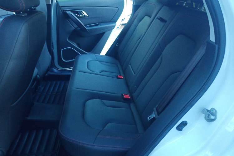 Used FAW Senya R7 2016 1.6L Manual Luxury Model
