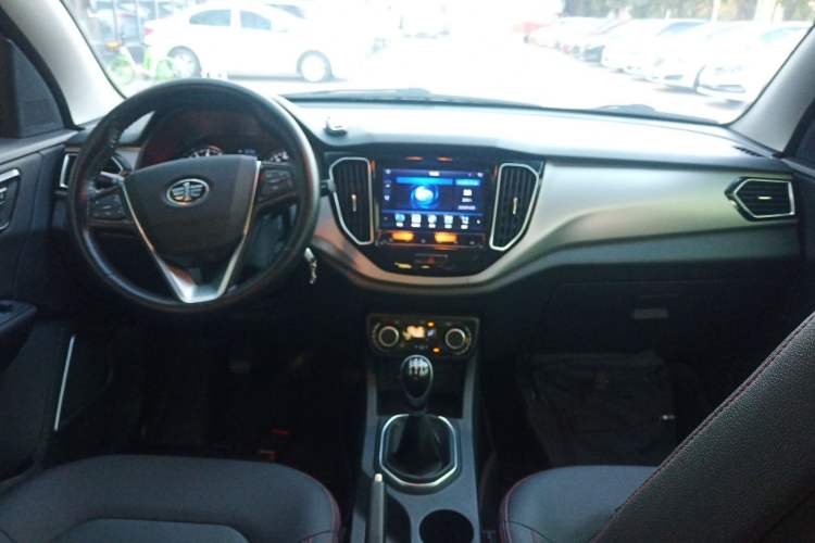 Used FAW Senya R7 2016 1.6L Manual Luxury Model
