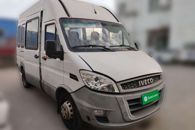Used Iveco Power Daily 2017 2.5T Deluxe A37 High-Roof 6-7 Seater Bus 47Z5