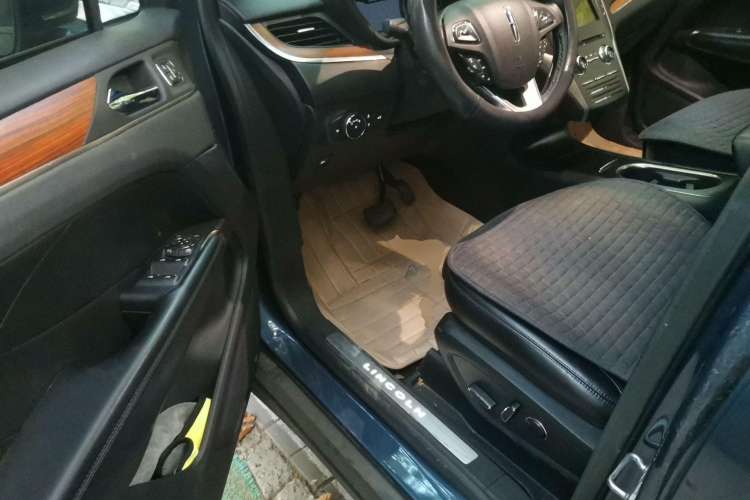 Used Lincoln MKC 2017 2.0T Two-Wheel-Drive Luxury Edition