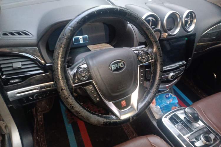 Used BYD Tang New Energy 2015 2.0T Four-Wheel-Drive Flagship Model Steering Wheel