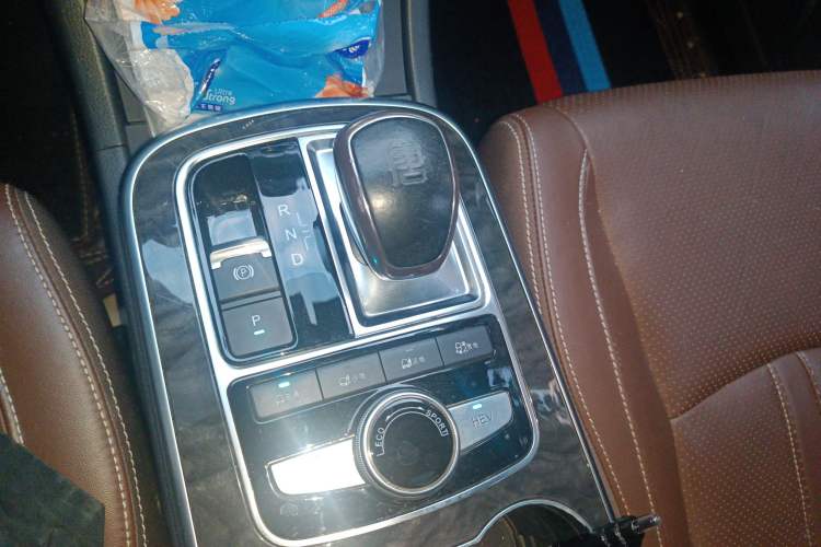 Used BYD Tang New Energy 2015 2.0T Four-Wheel-Drive Flagship Model Gear Lever