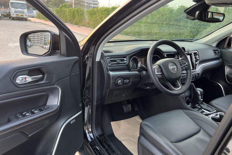 Used Jeep Grand Commander 2018 2.0T Four-Wheel Drive Smart Enjoyment Version China VI
