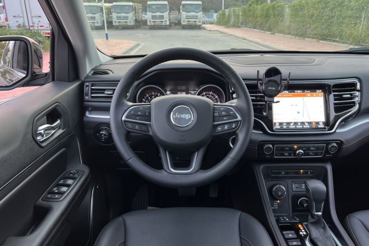 Used Jeep Grand Commander 2018 2.0T Four-Wheel Drive Smart Enjoyment Version China VI
