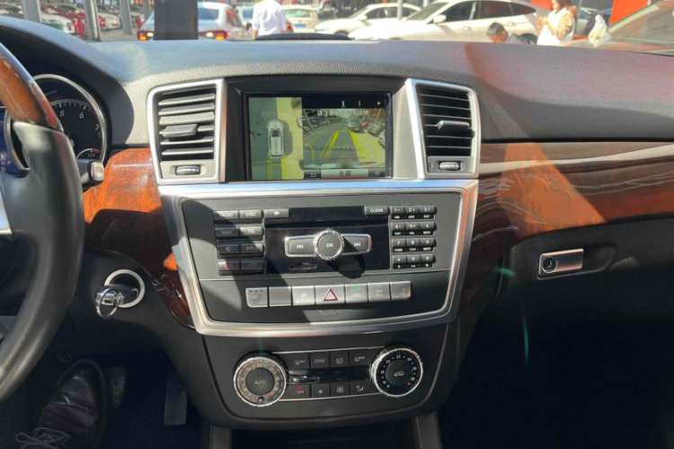 Used Mercedes-Benz M-Class 2015 ML 400 4MATIC Luxury Model