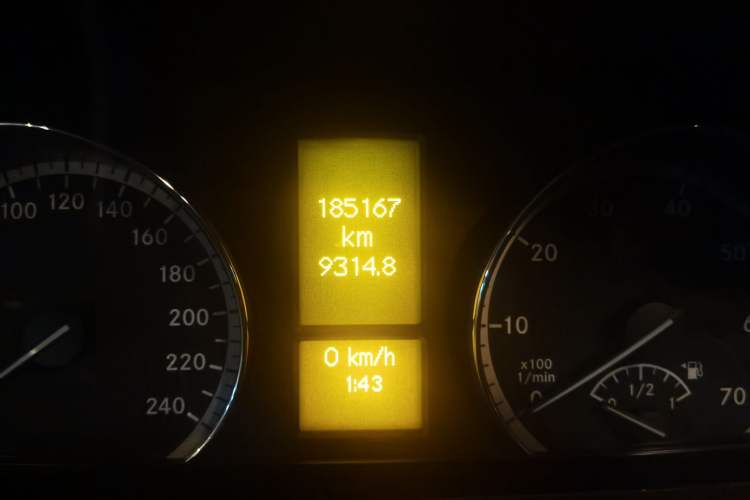 Used Mercedes-Benz Viano 2010 2.5L Prestige Edition Odometer Close Up