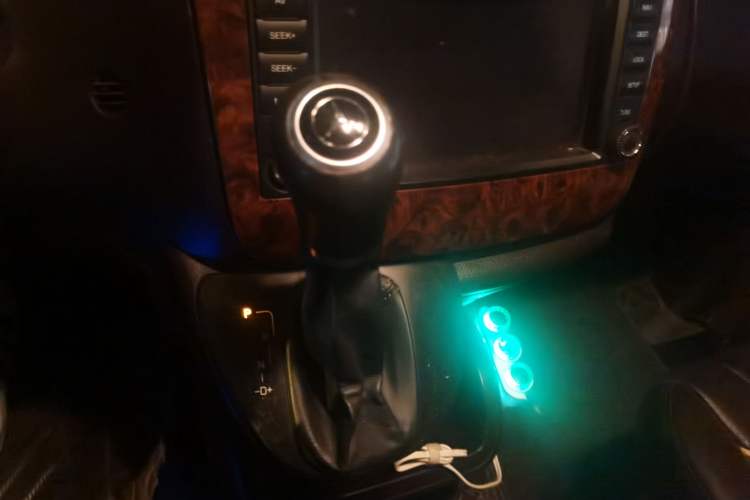 Used Mercedes-Benz Viano 2010 2.5L Prestige Edition Gear Lever