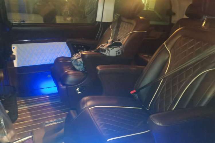 Used Mercedes-Benz Viano 2010 2.5L Prestige Edition Left Rear Seat