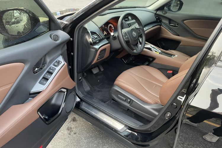 Used Acura CDX 2016 1.5T Two-Wheel Drive Deluxe Edition Interior 6