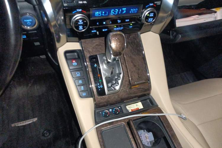 Used Toyota Vellfire 2019 Dual-Engine 2.5L HV Prestige Edition
